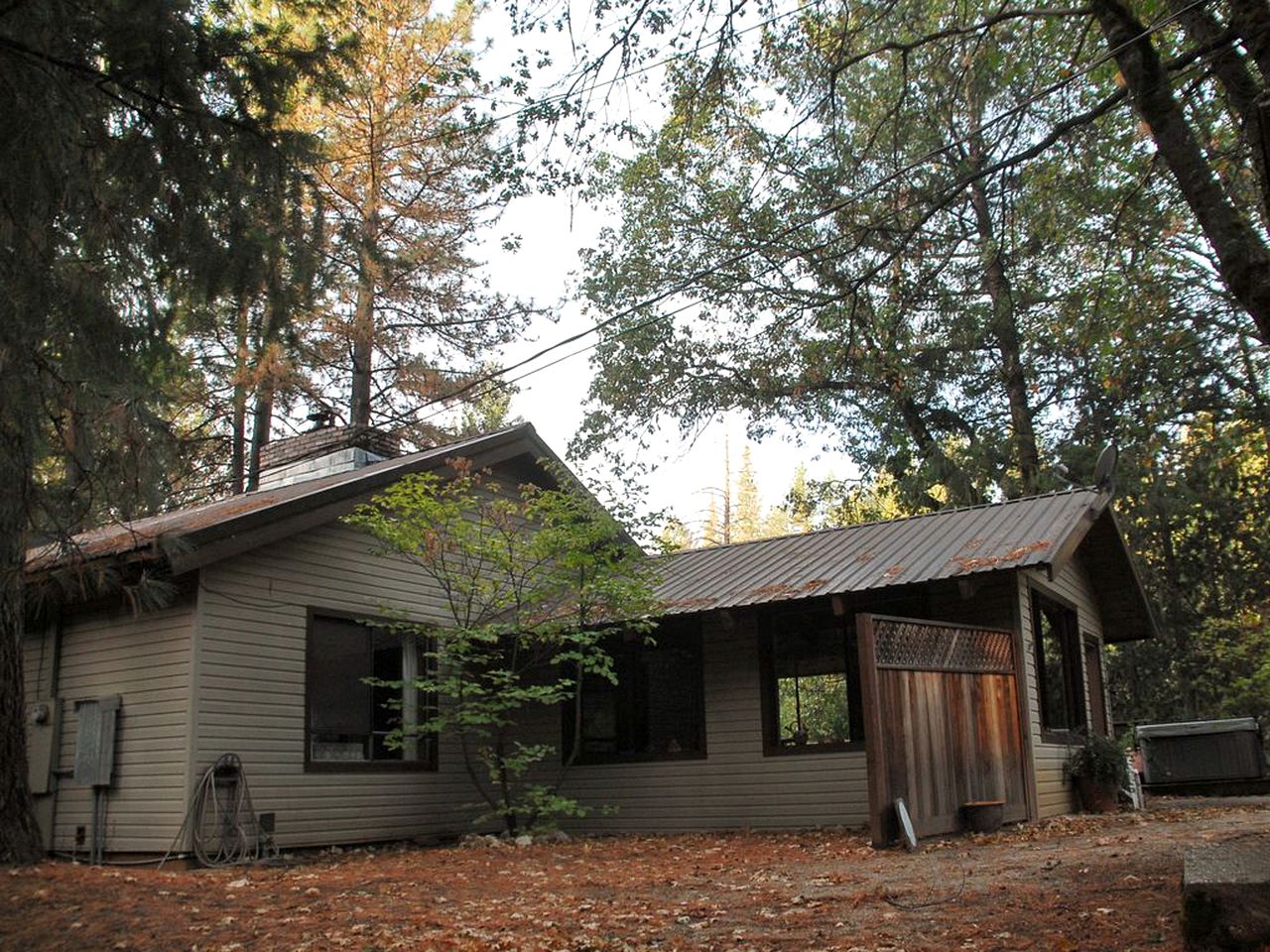 Rollins Lake cabin rentals in California