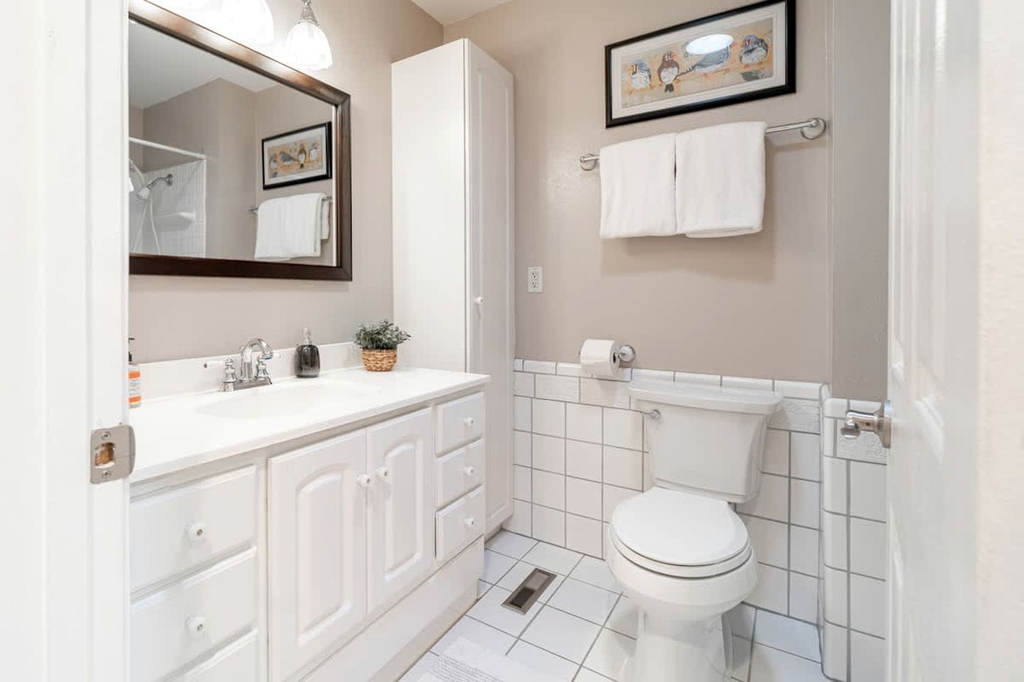 Sunny Mountain Retreat with Private Deck near Lake Tahoe in Truckee, California