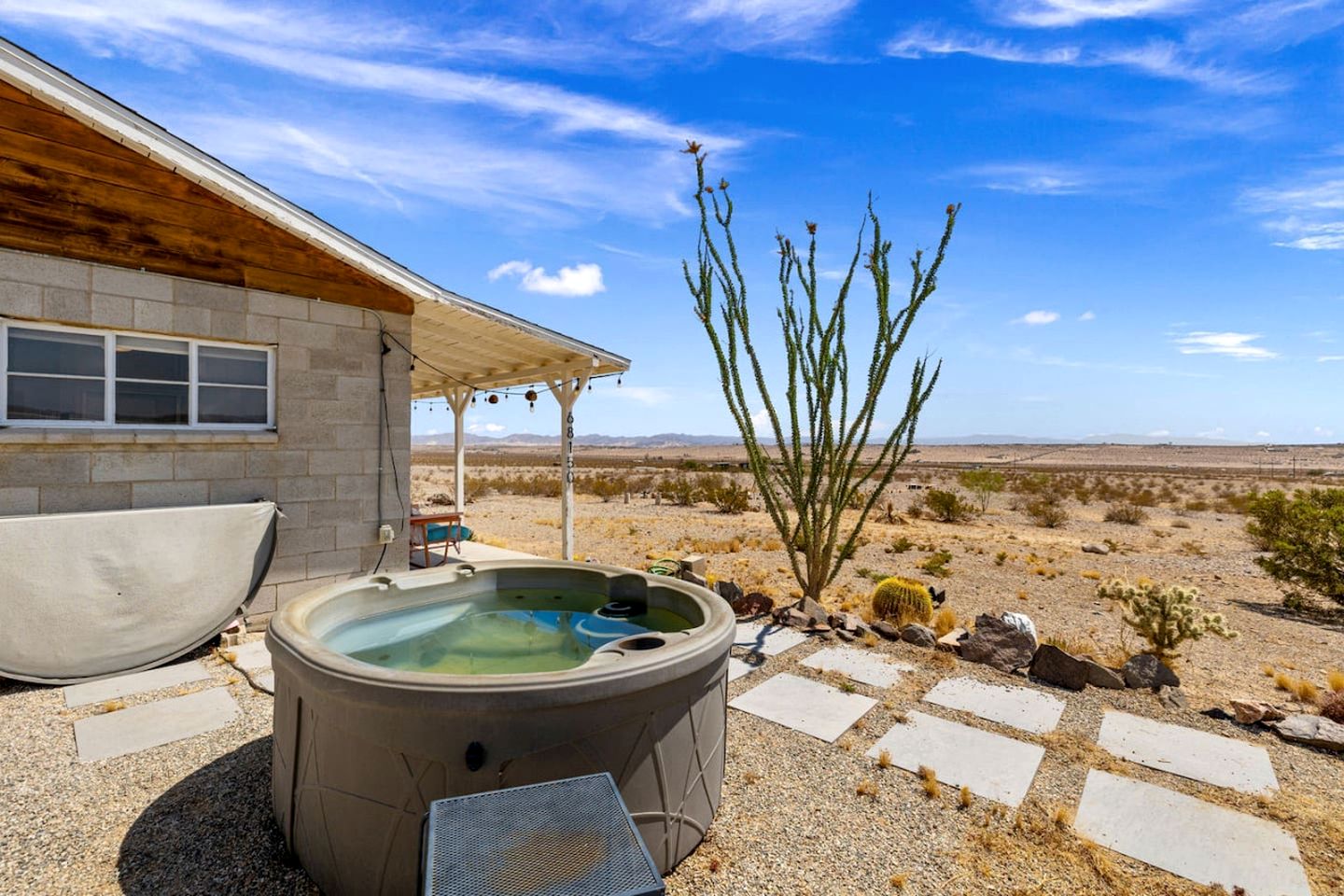 Impressive Secluded Cottage with Incredible Desert Sights and Hot-tub Provided in Twentynine Palms, California