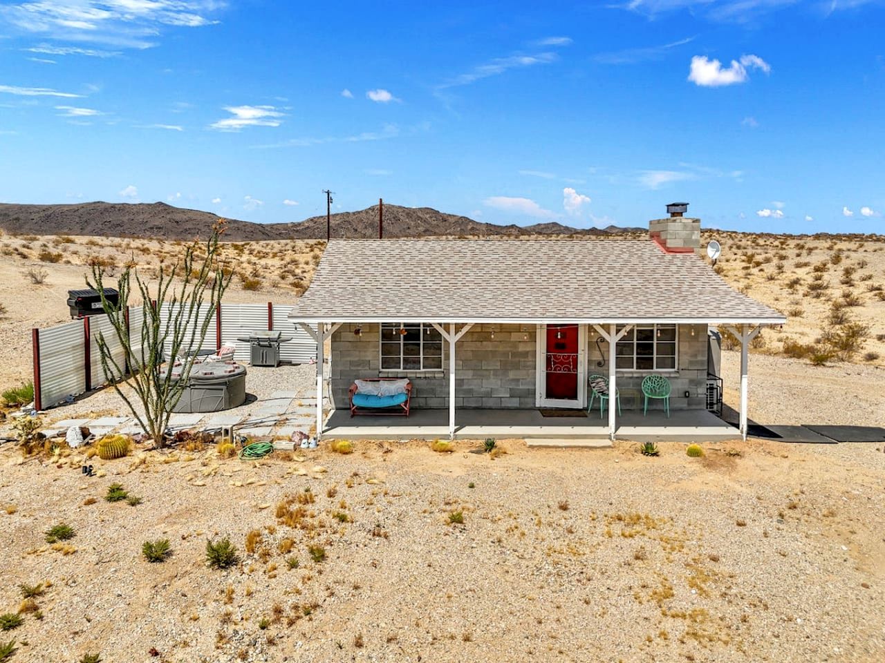 Impressive Secluded Cottage with Incredible Desert Sights and Hot-tub Provided in Twentynine Palms, California