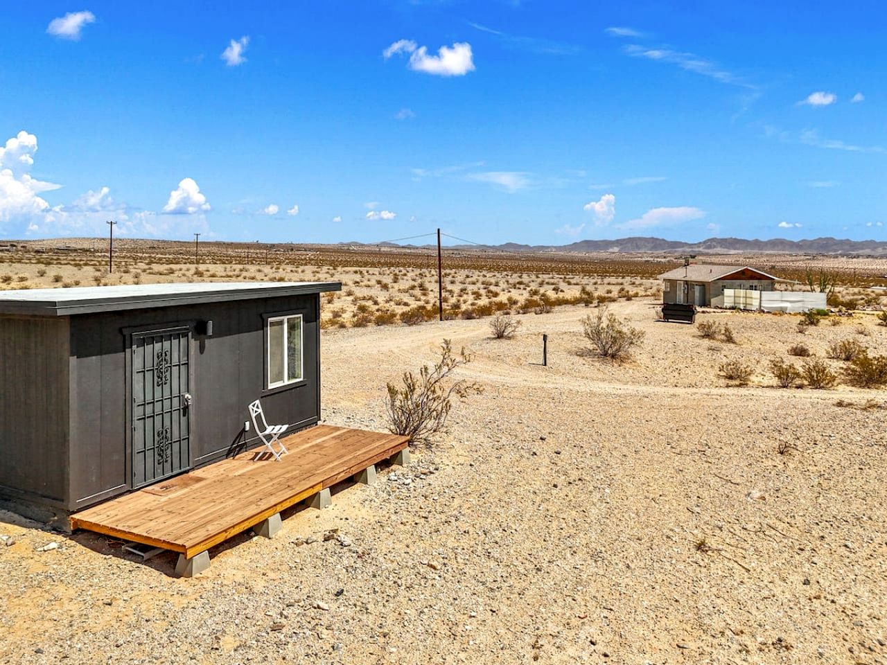 Impressive Secluded Cottage with Incredible Desert Sights and Hot-tub Provided in Twentynine Palms, California