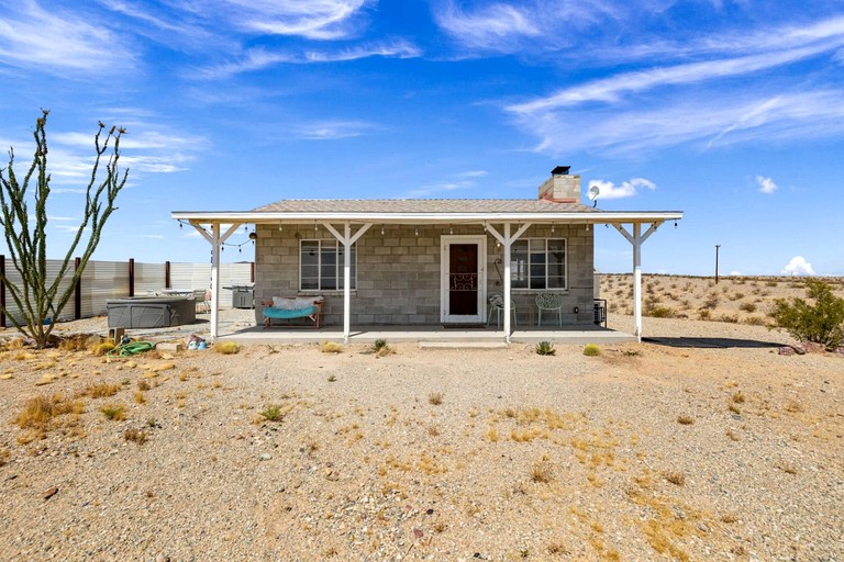 Cottages (United States of America, Twentynine Palms, California)