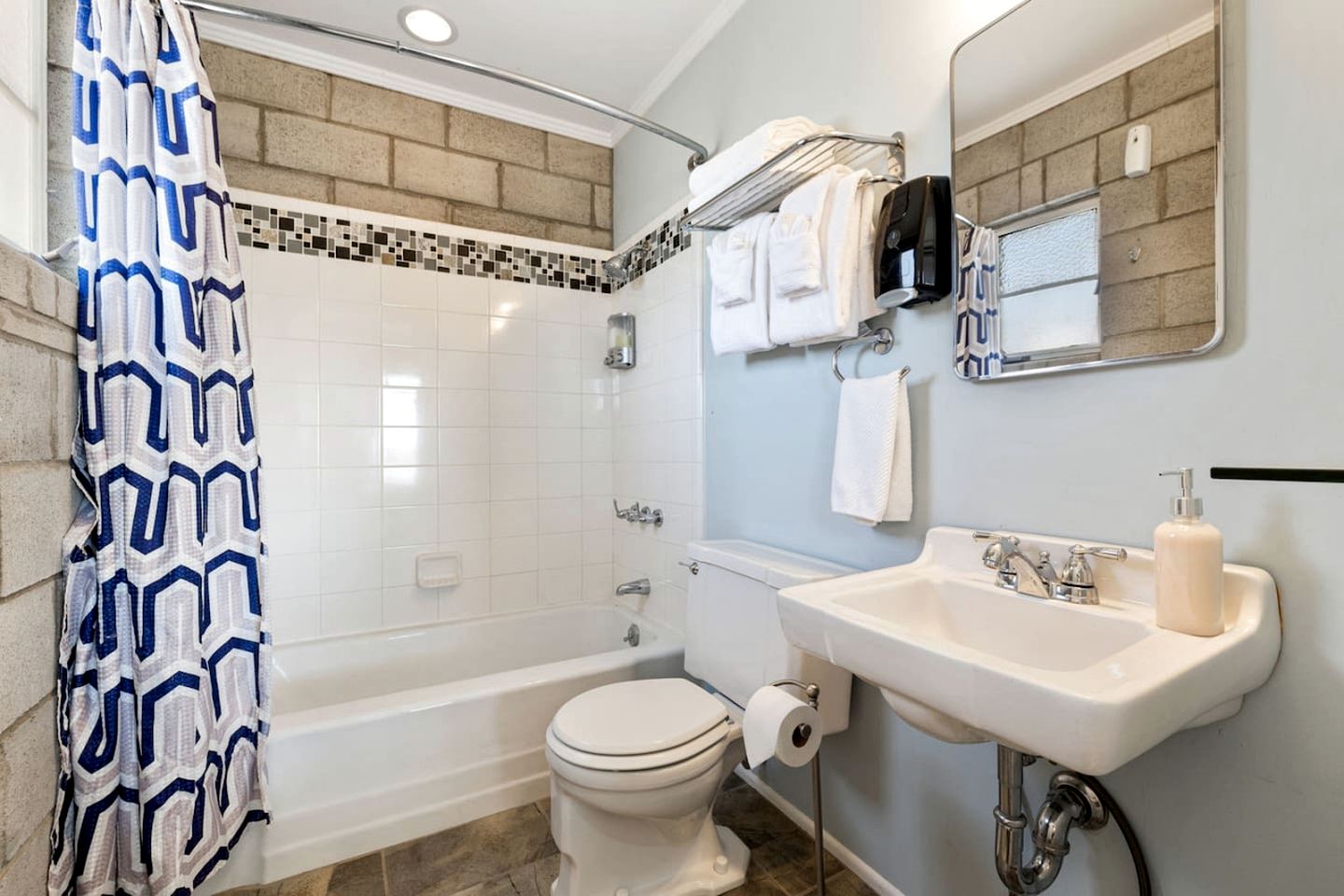 Impressive Secluded Cottage with Incredible Desert Sights and Hot-tub Provided in Twentynine Palms, California