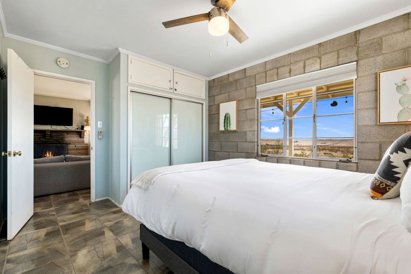 Impressive Secluded Cottage with Incredible Desert Sights and Hot-tub Provided in Twentynine Palms, California