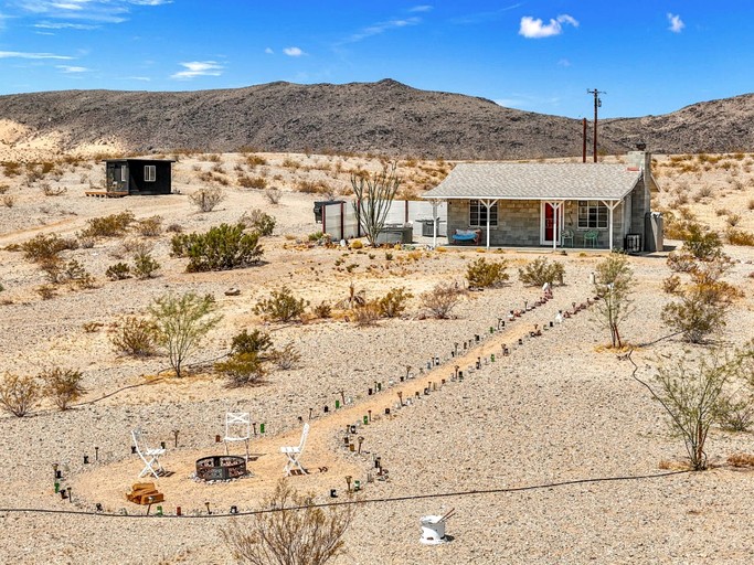 Cottages (United States of America, Twentynine Palms, California)