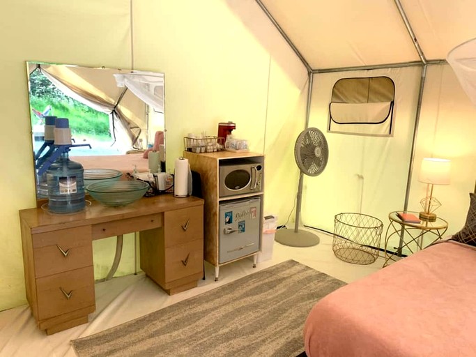 Safari Tents (United States of America, Bryson City, North Carolina)