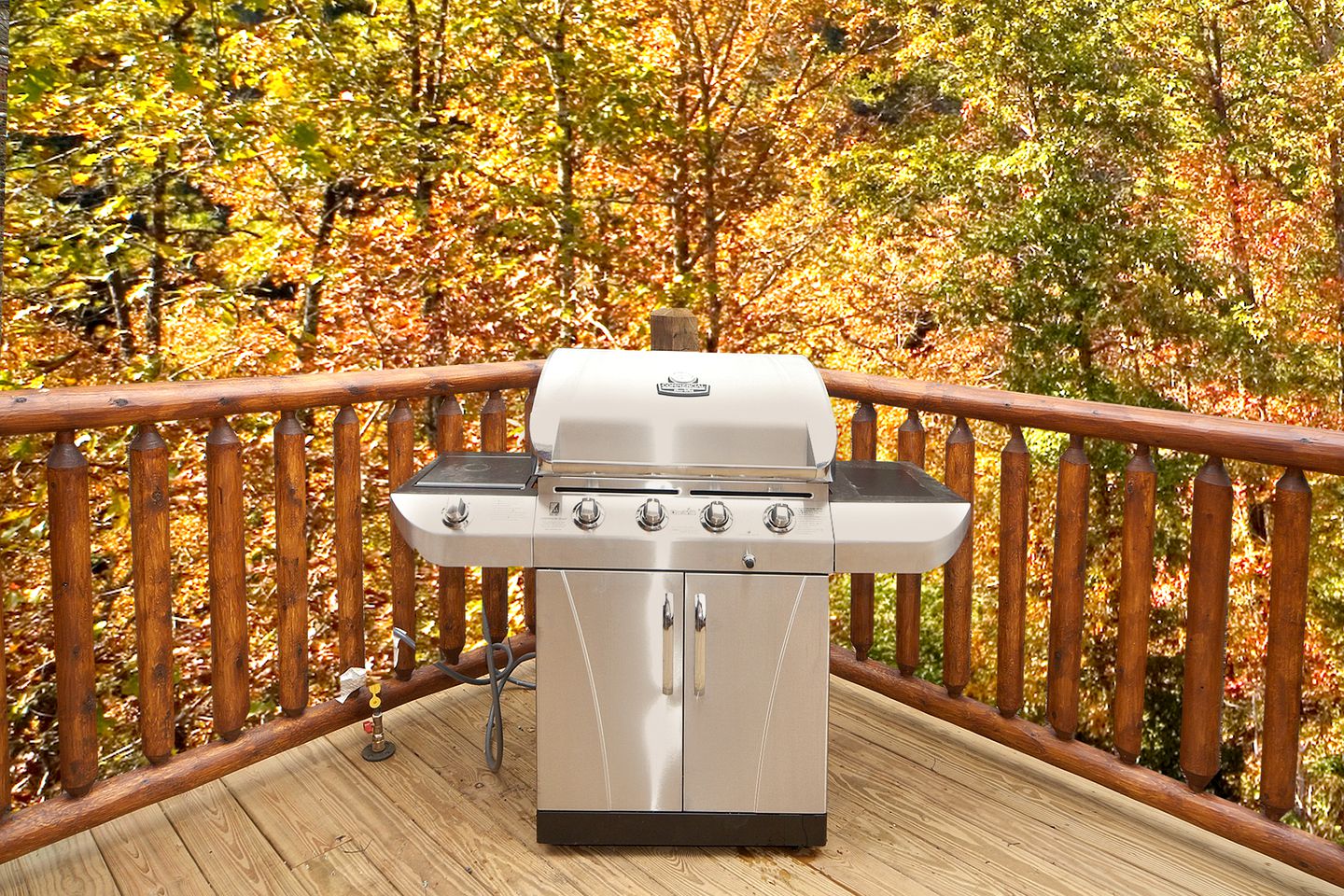 Cozy Cabin Rental with a Hot Tub near the Great Smokies, TN