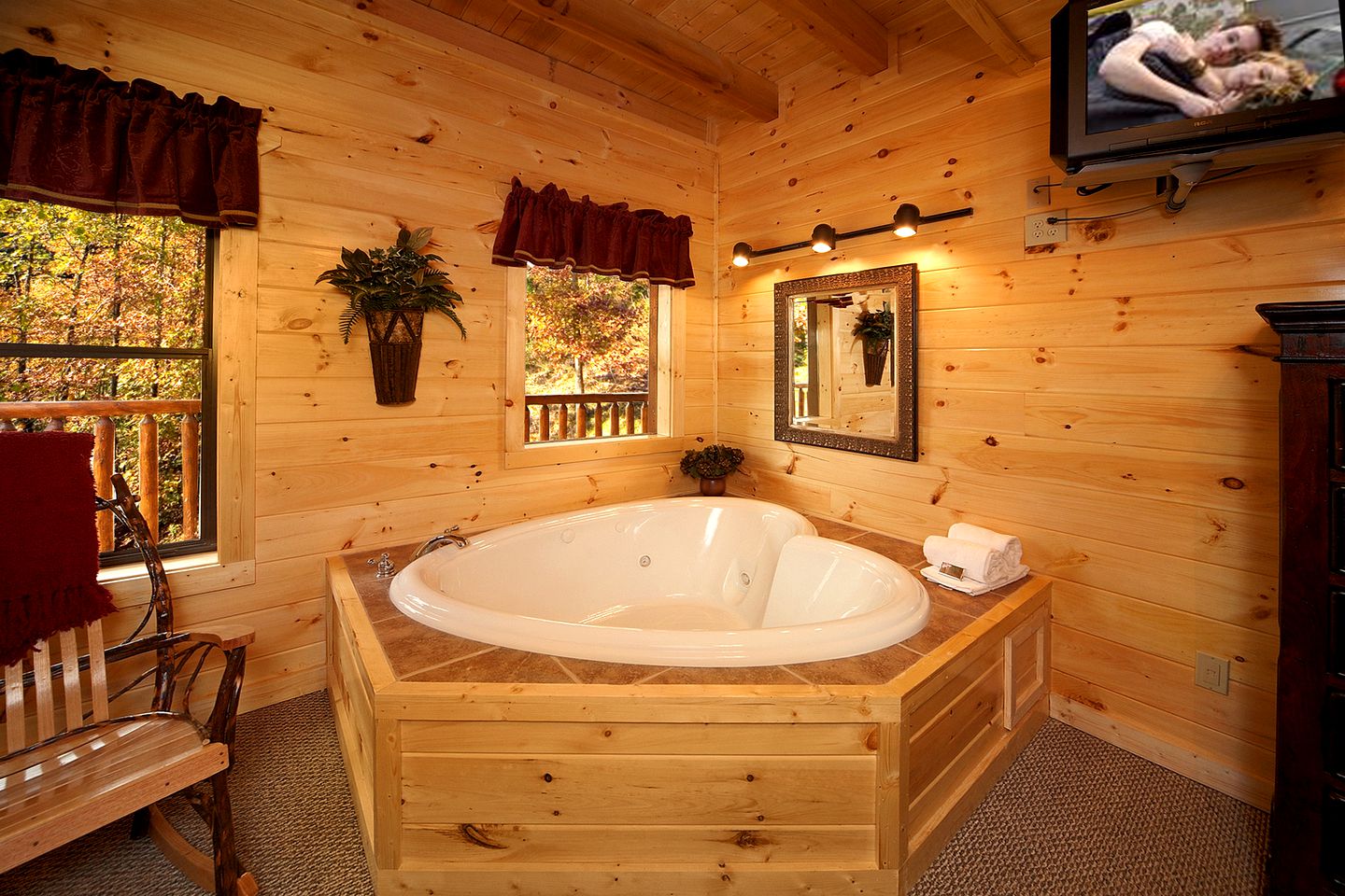 Cozy Cabin Rental with a Hot Tub near the Great Smokies, TN