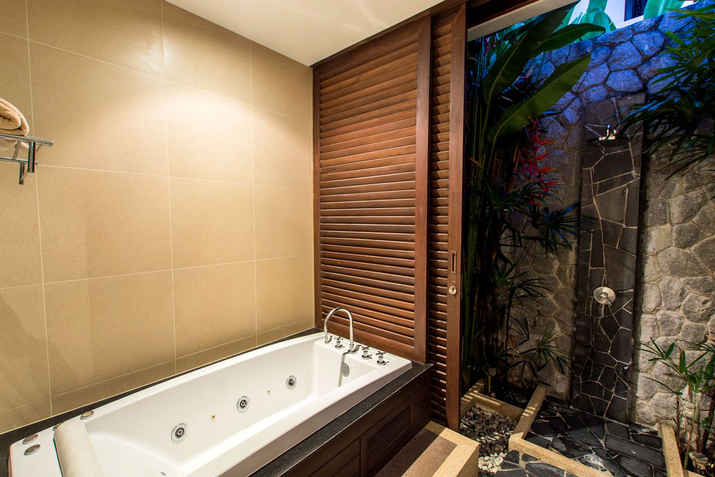 Stunning Villa with Swimming Pool in Rawai, Phuket Island