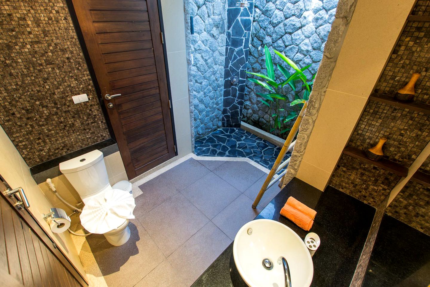 Stunning Villa with Swimming Pool in Rawai, Phuket Island
