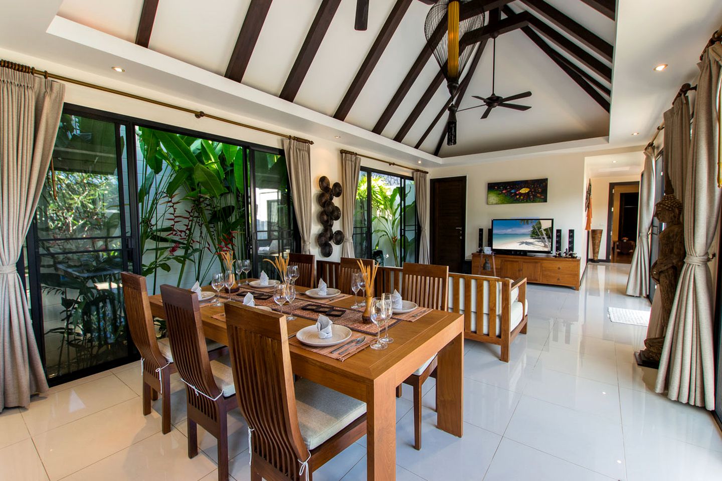 Stunning Villa with Swimming Pool in Rawai, Phuket Island