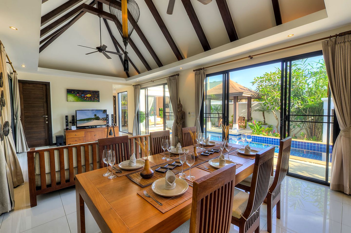 Stunning Villa with Swimming Pool in Rawai, Phuket Island