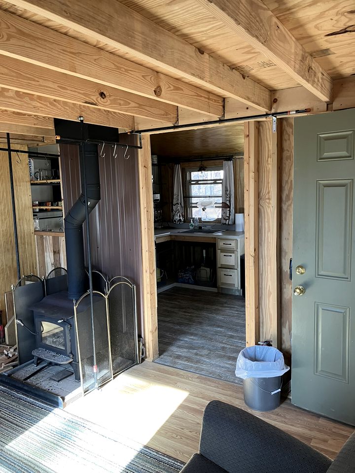 Secluded Woodland Cabin for an Authentic Off-Grid Nature Escape in Fruithurst, Alabama