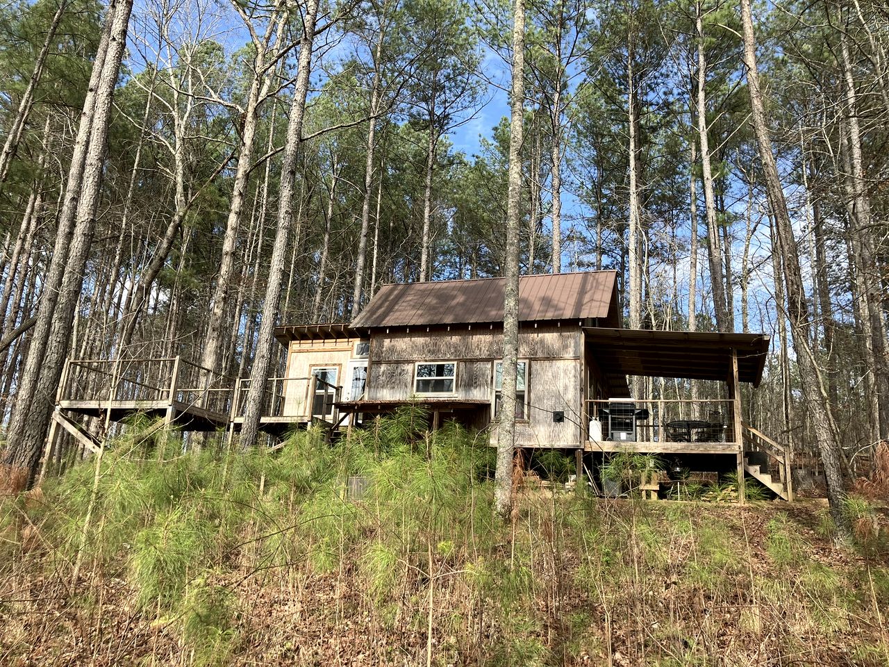 Secluded Woodland Cabin for an Authentic Off-Grid Nature Escape in Fruithurst, Alabama