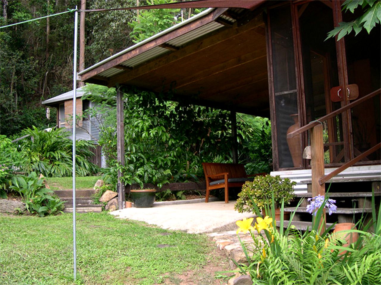 Peaceful Cottage Rental in a Lush Natural Setting near Kondalilla National Park, Queensland