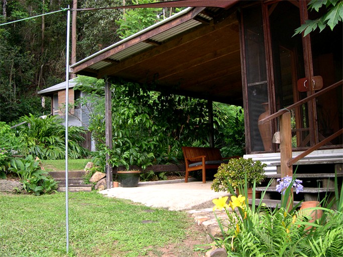 Cottages (Palmwoods, Queensland, Australia)