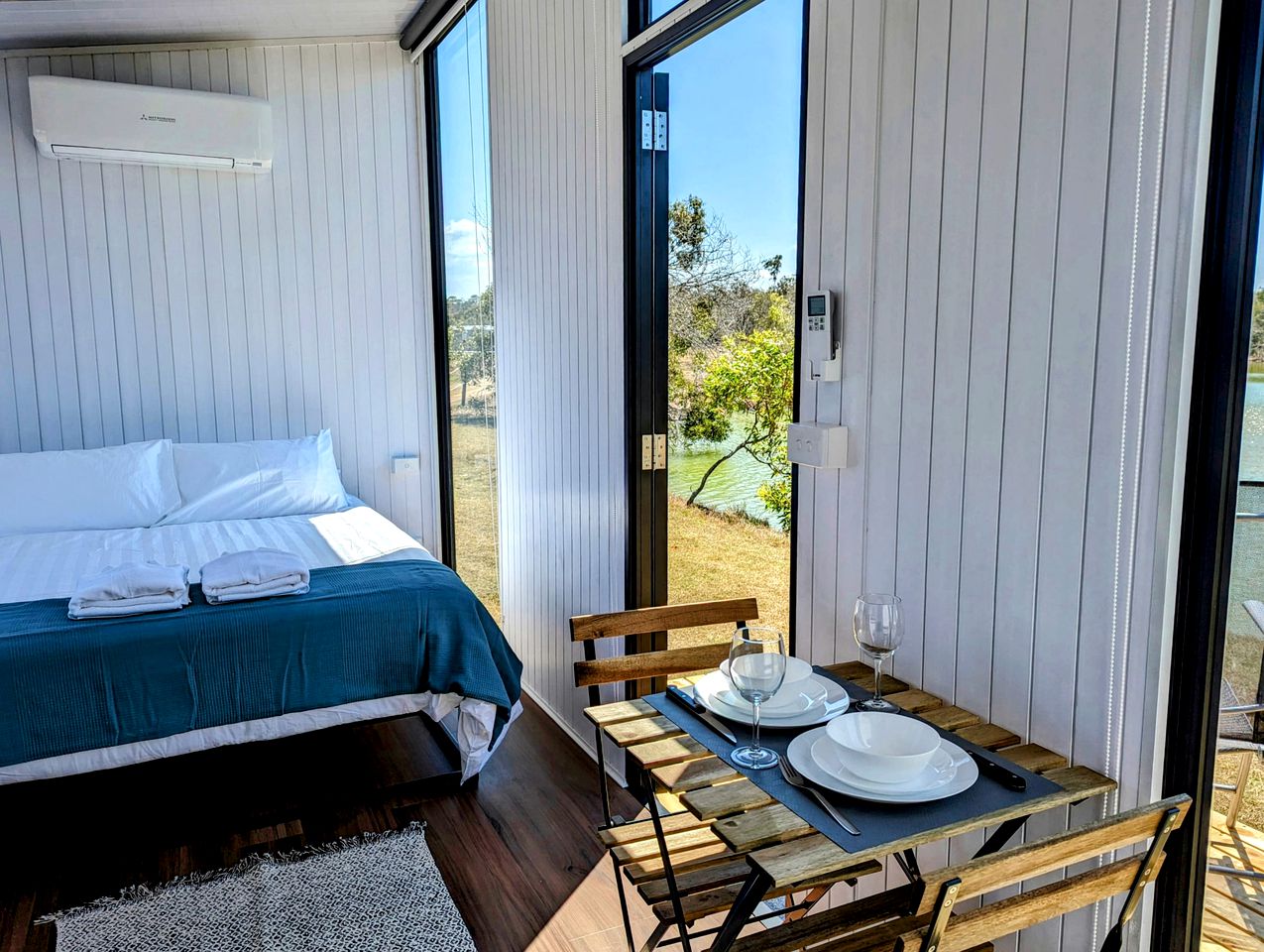 Fantastic Lakeside Tiny House with Views in Queensland, Australia