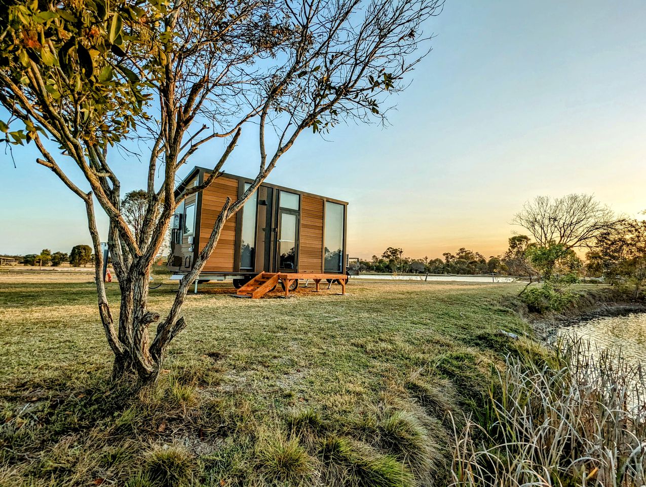 Fantastic Lakeside Tiny House with Views in Queensland, Australia