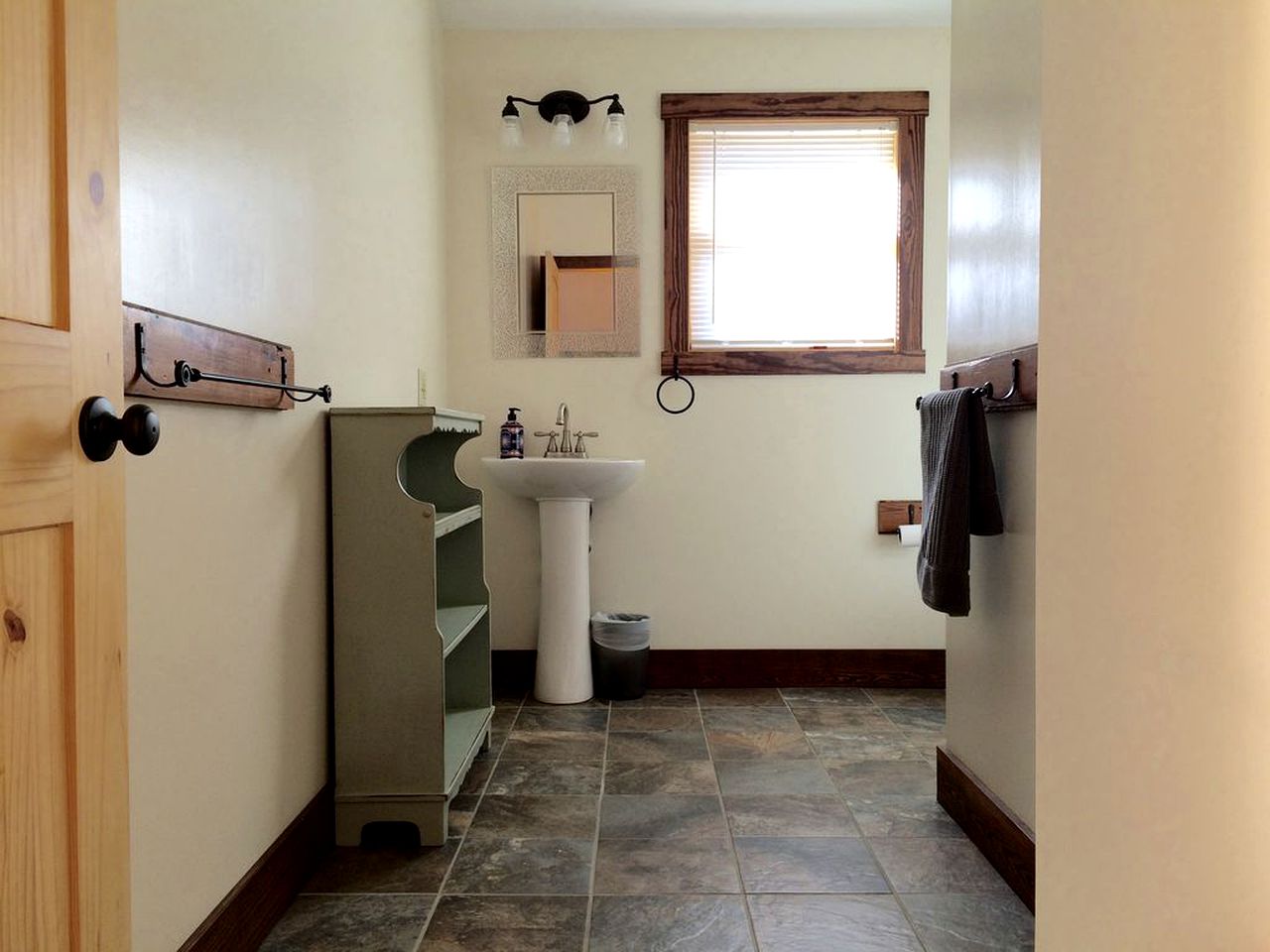 Luxury Cabin for Rent near the Shenandoah National Park, Virginia