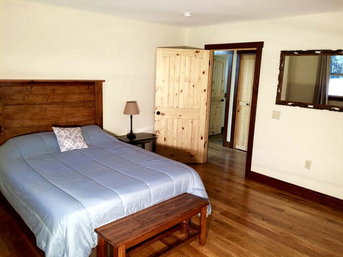 Cabins (Rileyville, Virginia, United States)