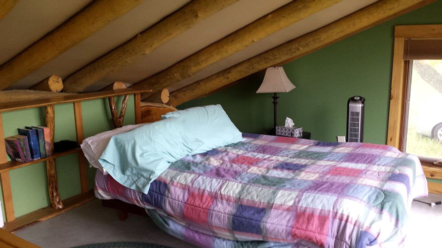 Spacious Cabin Rental with Unique Wooden Interior near Madison, Wisconsin