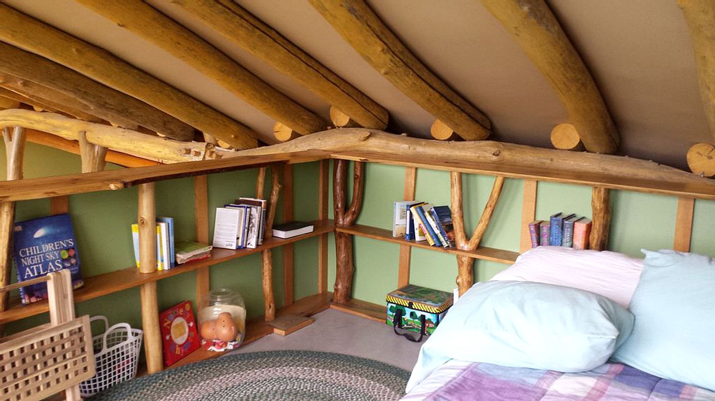 Spacious Cabin Rental with Unique Wooden Interior near Madison, Wisconsin