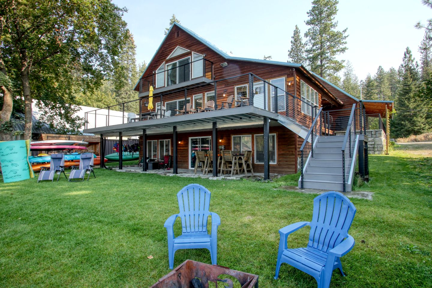 Beautiful Lakefront Family Retreat for an Unforgettable Getaway in Nature by Twin Lakes, Idaho