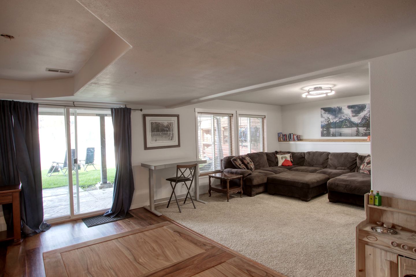 Beautiful Lakefront Family Retreat for an Unforgettable Getaway in Nature by Twin Lakes, Idaho