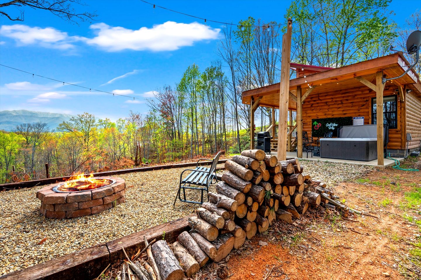 Rustic Cabin near the Great Smoky Mountains, Tennessee