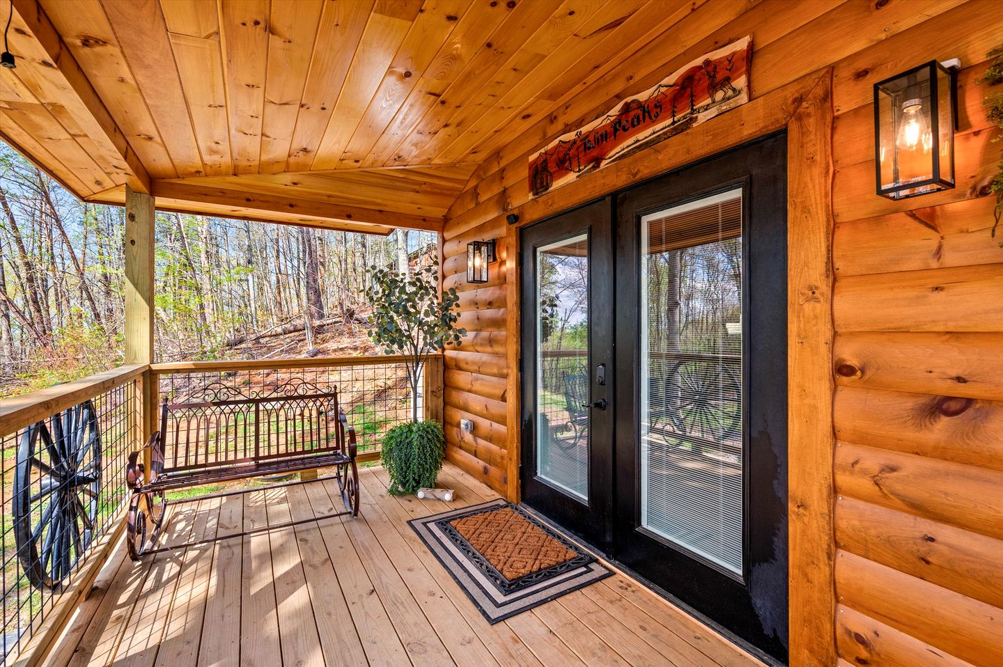 Rustic Cabin near the Great Smoky Mountains, Tennessee