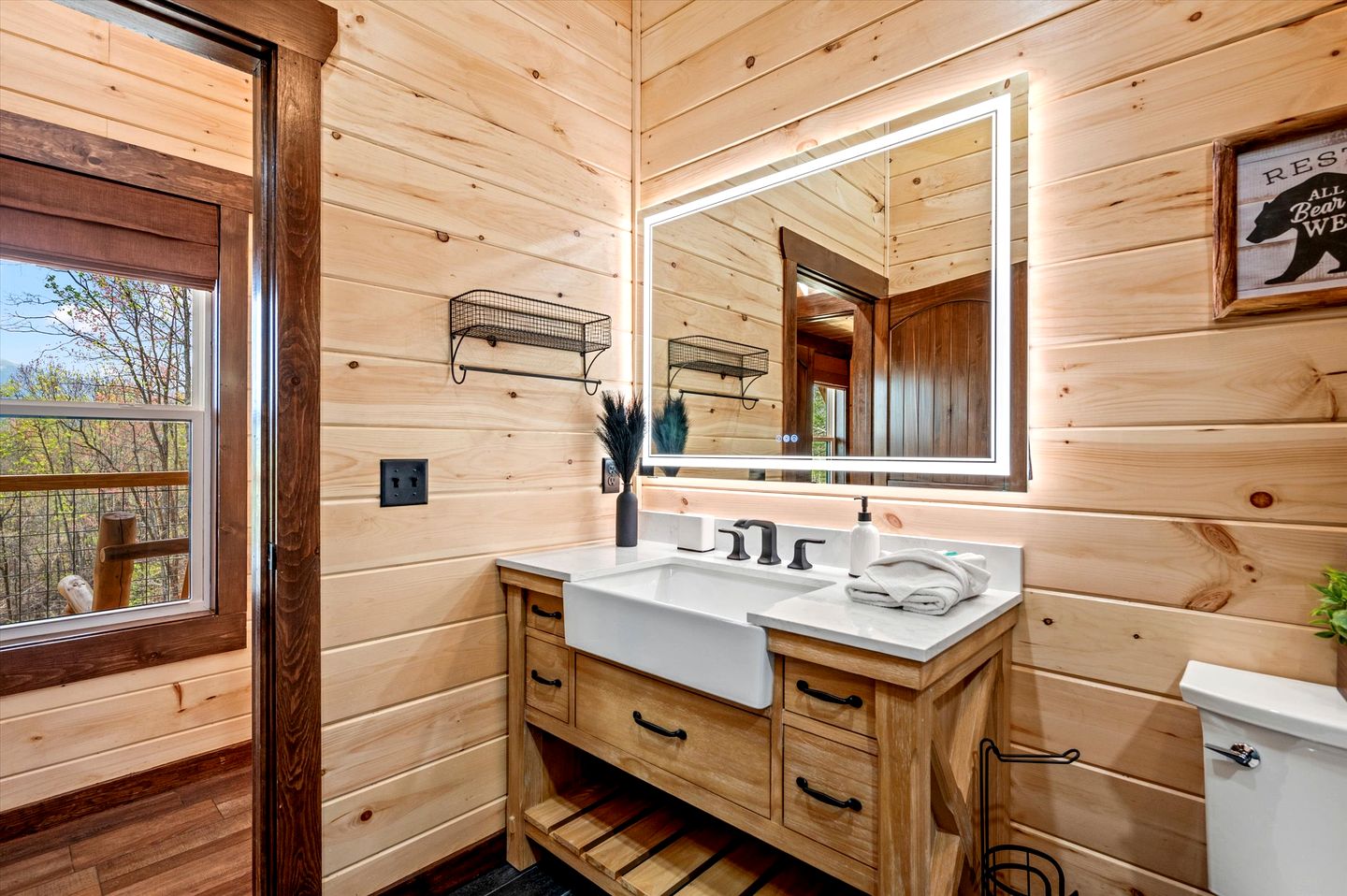 Rustic Cabin near the Great Smoky Mountains, Tennessee