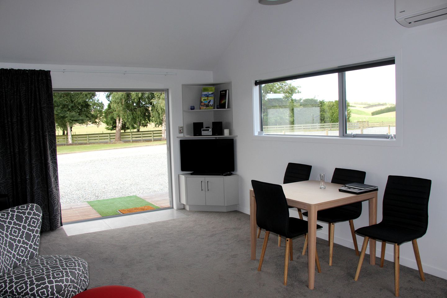 Idyllic Cottage Rental for Romantic Getaway in Gore, New Zealand