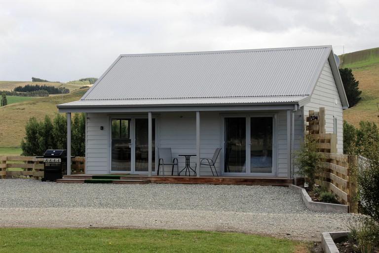 Cottages (Gore, South Island, New Zealand)