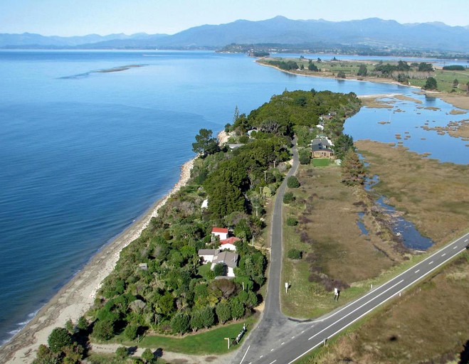 Nature Lodges (Collingwood, South Island, New Zealand)