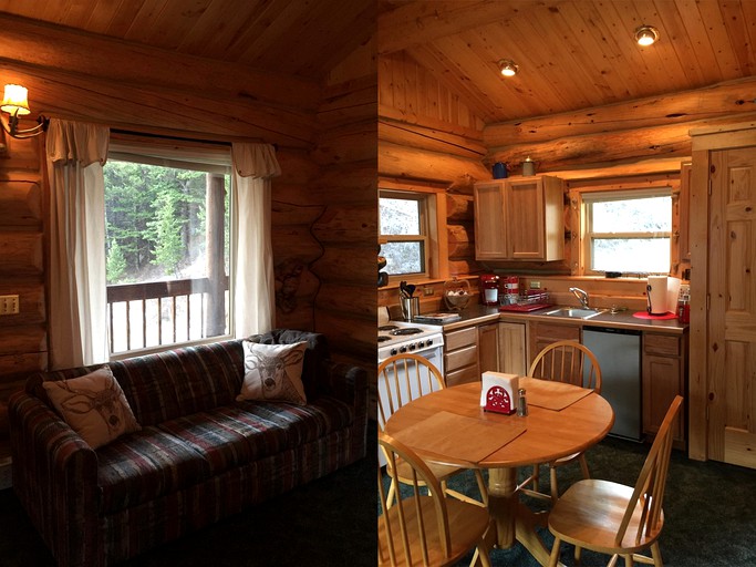 Log Cabins (Red Lodge, Montana, United States)