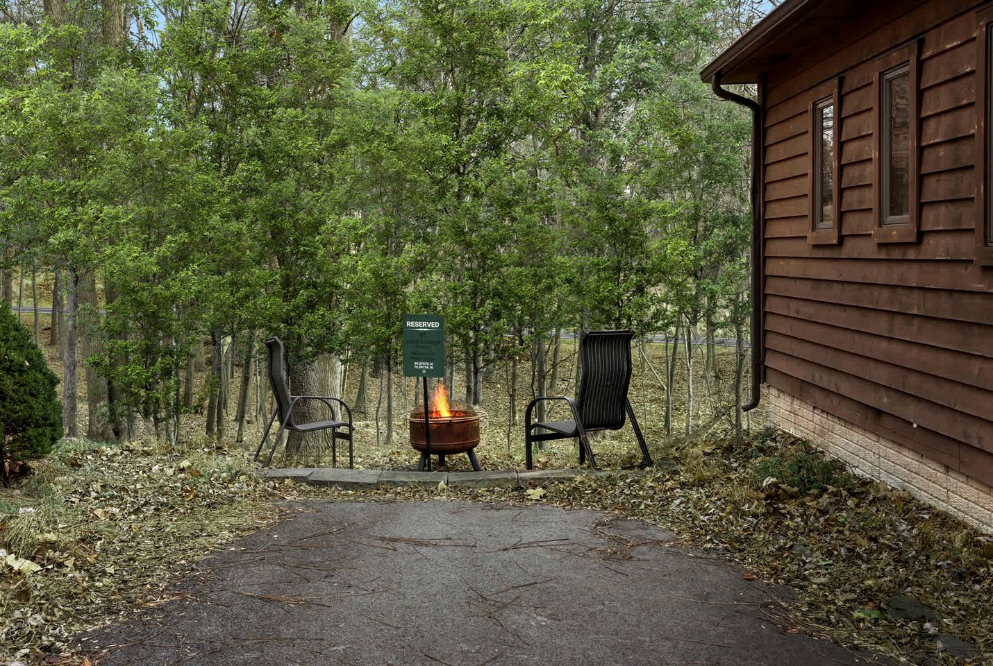 Family-Friendly Mountain Cabins with Bunkhouse & Resort Amenities Near Sleepy Creek, Hedgesville, WV