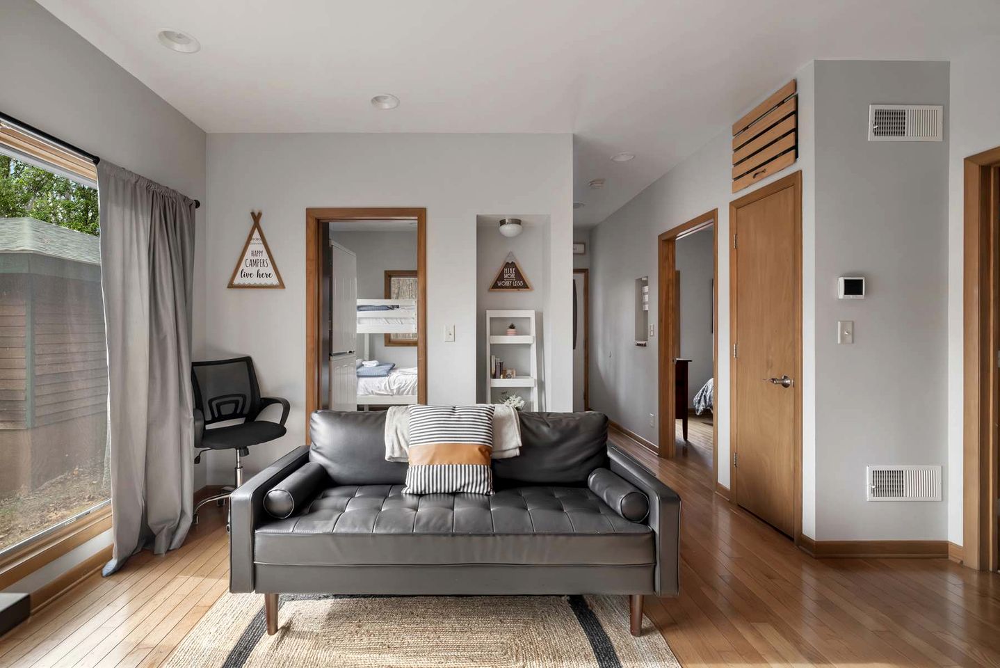 Family-Friendly Mountain Cabins with Bunkhouse & Resort Amenities Near Sleepy Creek, Hedgesville, WV