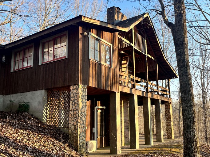 Private Cabin with Jacuzzi Great for a Group Getaway in Tennessee