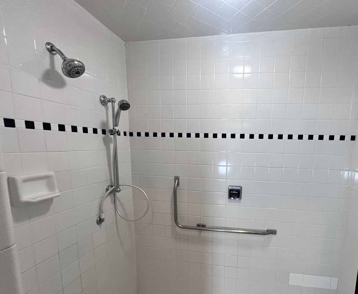 Private Cabin with Jacuzzi Great for a Group Getaway in Tennessee