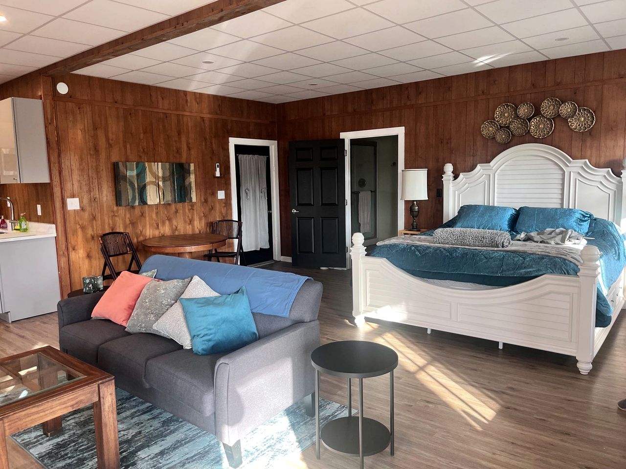 Private Cabin with Jacuzzi Great for a Group Getaway in Tennessee