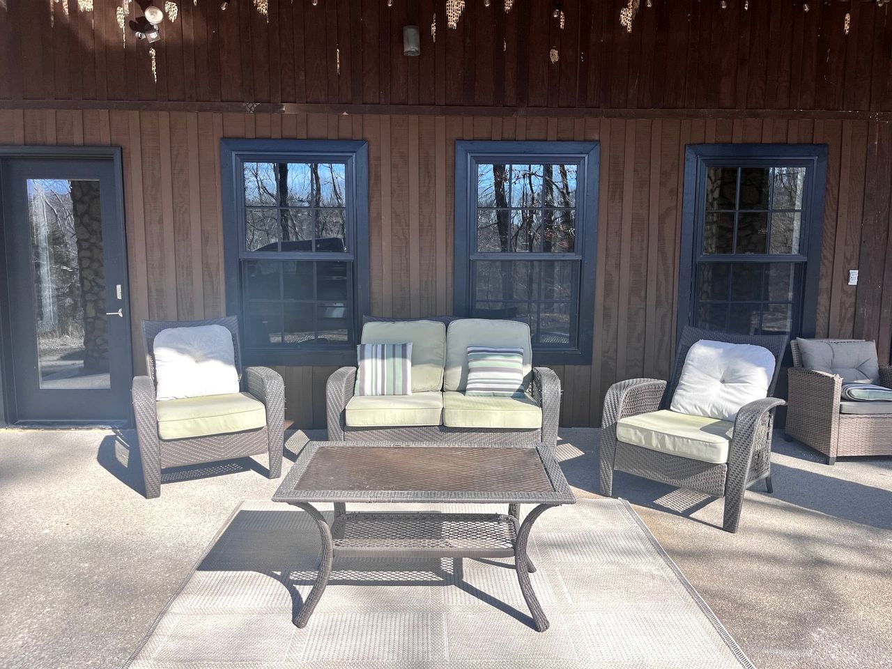 Private Cabin with Jacuzzi Great for a Group Getaway in Tennessee