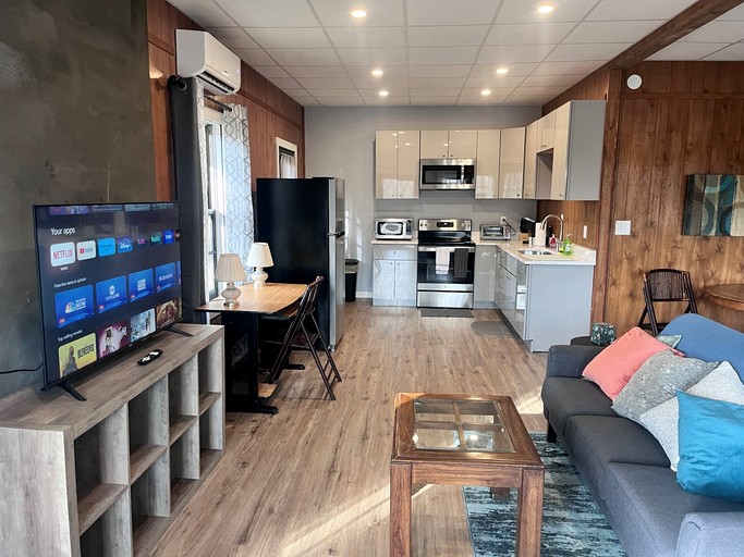 Cabins (United States of America, Franklin, Tennessee)