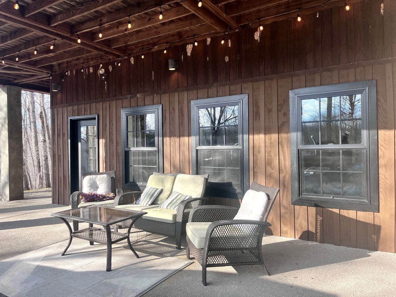 Private Cabin with Jacuzzi Great for a Group Getaway in Tennessee