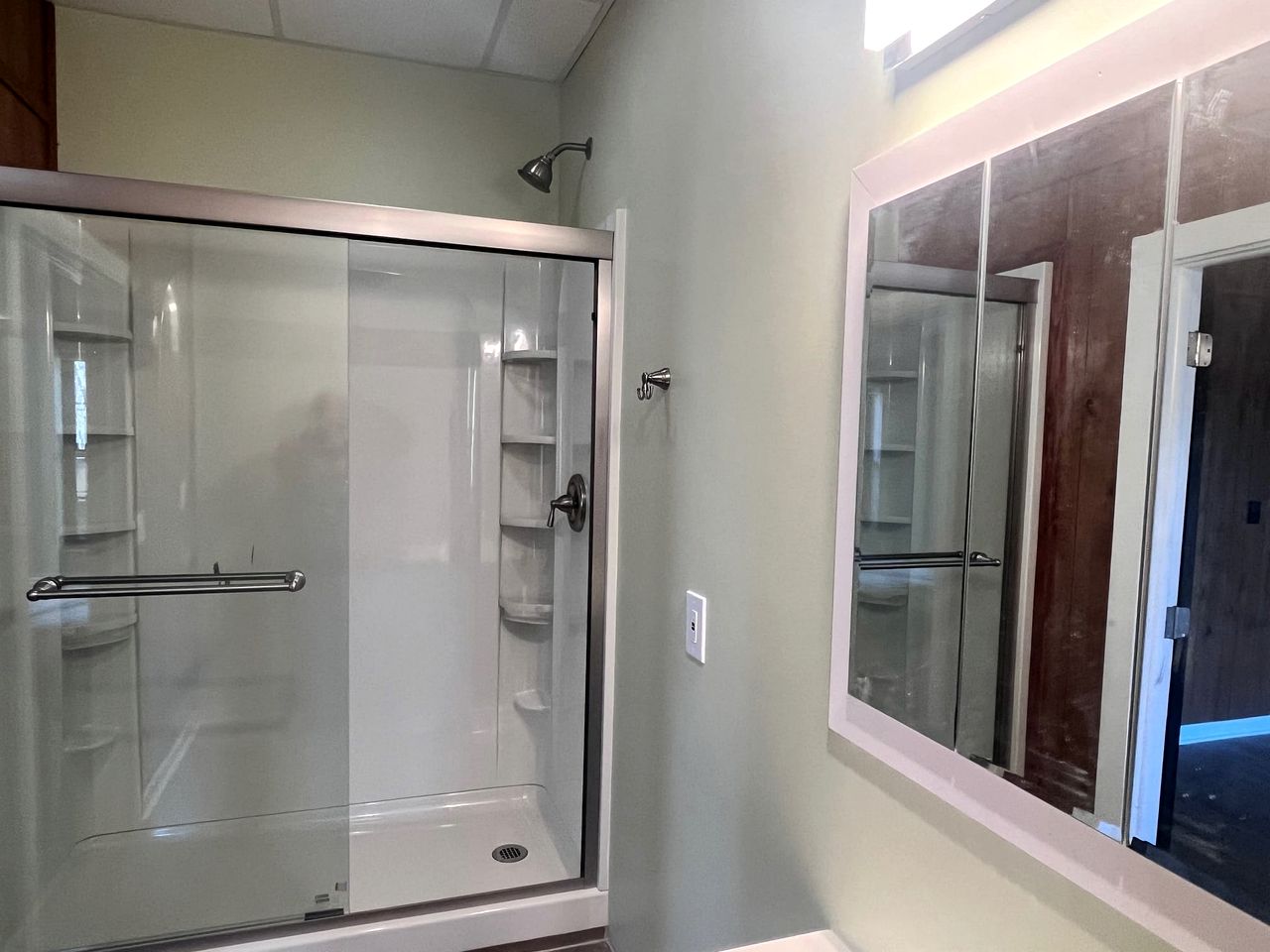 Private Cabin with Jacuzzi Great for a Group Getaway in Tennessee