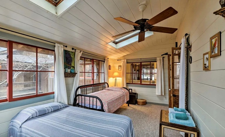 Cabins (United States of America, Franklin, Tennessee)