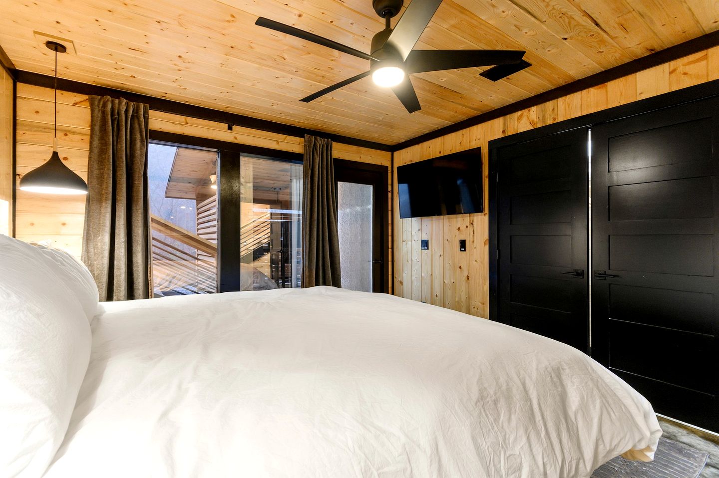 Two Gorgeous Cabins with Basketball Court in Broken Bow, Oklahoma