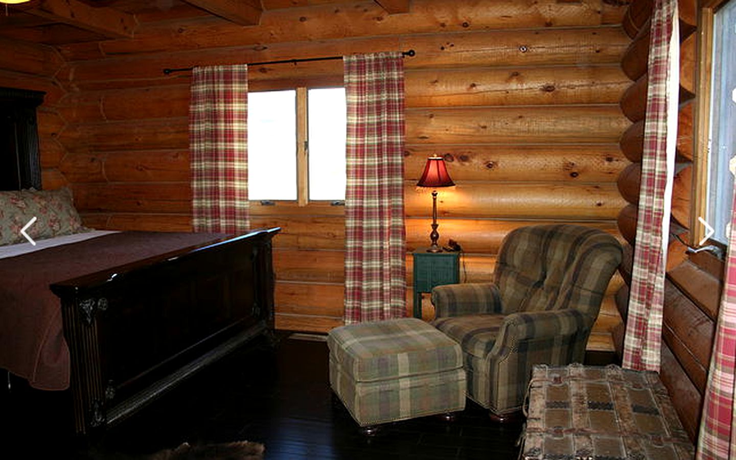 Luxury Cabin with a Hot Tub near Yellowstone Park in Montana