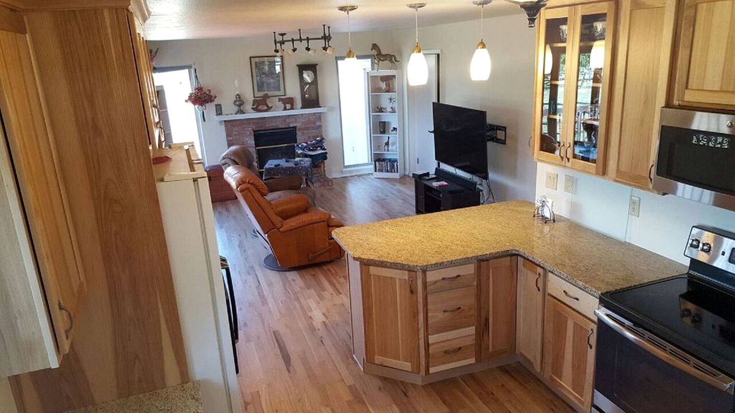 Spacious Vacation Rental for Groups near Colorado Springs, Colorado