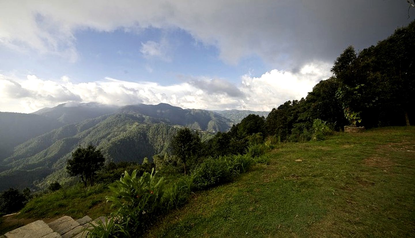 Two-Story Luxury Cottage with Private Balcony & Veranda in the Himalayas, India