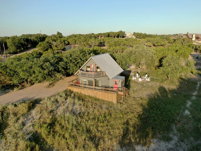 Cabins (Dripping Springs, Texas, United States)